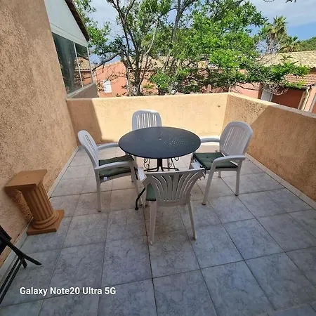 La Maddalena T2 47m2 50 Metre De La Борго